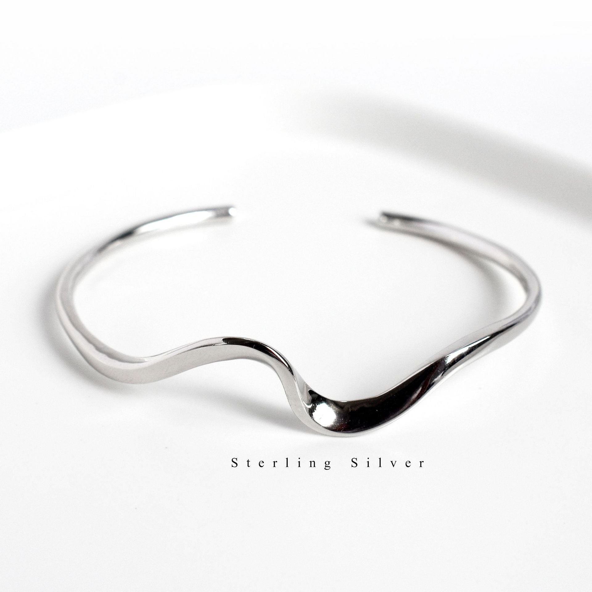 Syleane Wave Cuff – 925 Sterling Silver Minimalist Bracelet