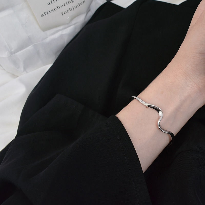 Syleane Wave Cuff – 925 Sterling Silver Minimalist Bracelet